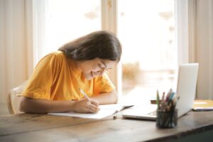 Read more about the article Tự làm 20 ảnh Tết bằng Canva: 3 ngày, tiết kiệm 3 triệu