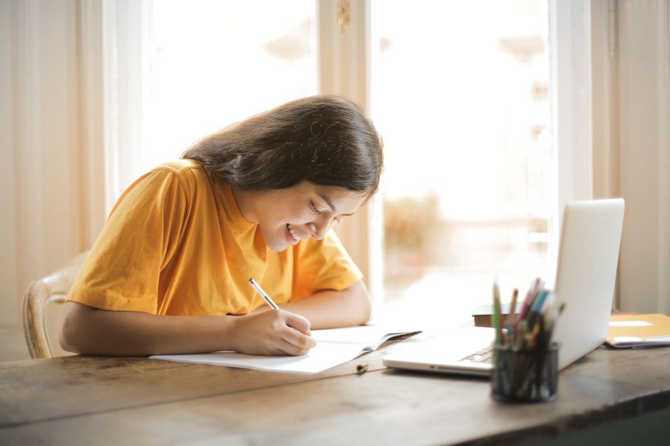 Read more about the article Tự làm 20 ảnh Tết bằng Canva: 3 ngày, tiết kiệm 3 triệu