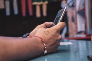 Read more about the article Dùng iPhone dịch bài giảng tiếng Nhật khi học online: thử 3 cách trong 20 phút