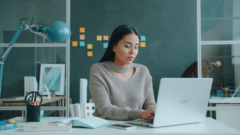 Read more about the article Dùng AI làm slide bảo vệ luận văn trong một buổi: thử và đối chiếu