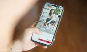 Read more about the article Video AI trong gian hàng khiến cả nhà ngại mua